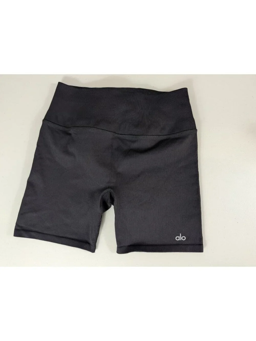 Alo yoga 5 seamless ribbed shorts in black women's size M